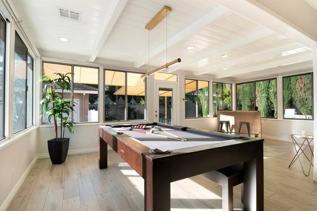 Large Home With Pool + Jacuzzi Los Angeles Dış mekan fotoğraf